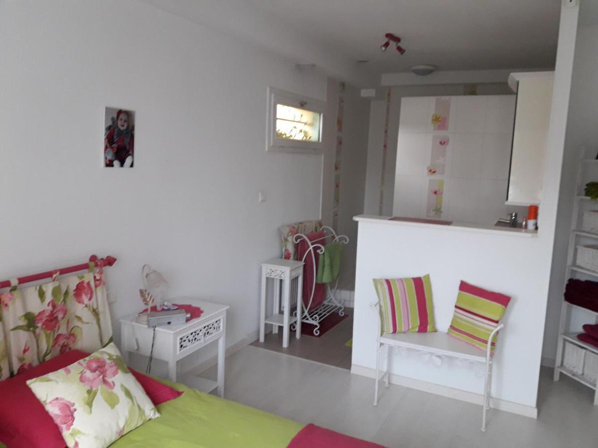 Chambre D'Hote Avec Piscine Couverte Coulaines Екстериор снимка